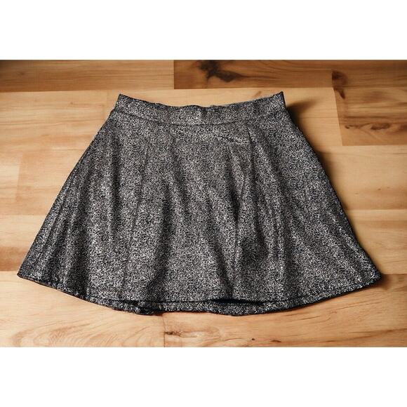 Torrid Skater Skirt Sz 1 (14/16) 1X Short Metallic Foil Bronze Copper Stretch - Picture 4 of 8